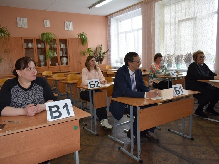В Оленинском округе взрослые написали ЕГЭ по истории В Оленинском округе взрослые написали ЕГЭ по истории