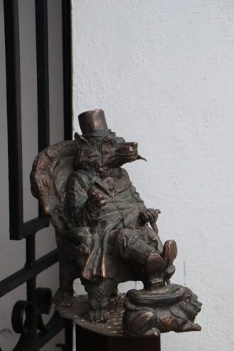 В Вышнем Волочке появилась новая скульптура В Вышнем Волочке появилась новая скульптура