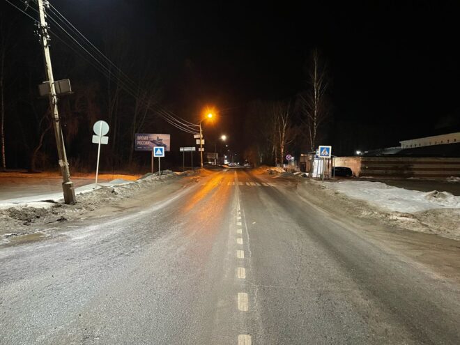 В Тверской области неизвестный водитель сбил пешехода на "зебре" и скрылся В Тверской области неизвестный водитель сбил пешехода на "зебре" и скрылся