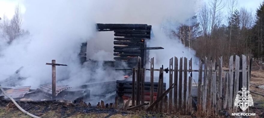 В Тверской области пожар уничтожил дачный дом