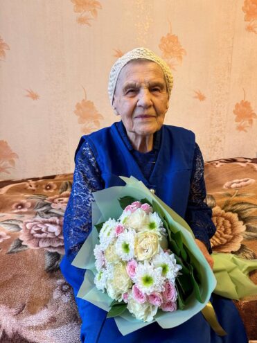 Игорь Руденя поздравил со 100-летним юбилеем ветерана Марию Морозову Игорь Руденя поздравил со 100-летним юбилеем ветерана Марию Морозову