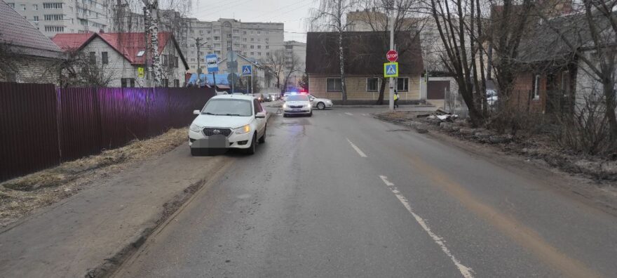 В Твери водитель иномарки сбил женщину на переходе В Твери водитель иномарки сбил женщину на переходе