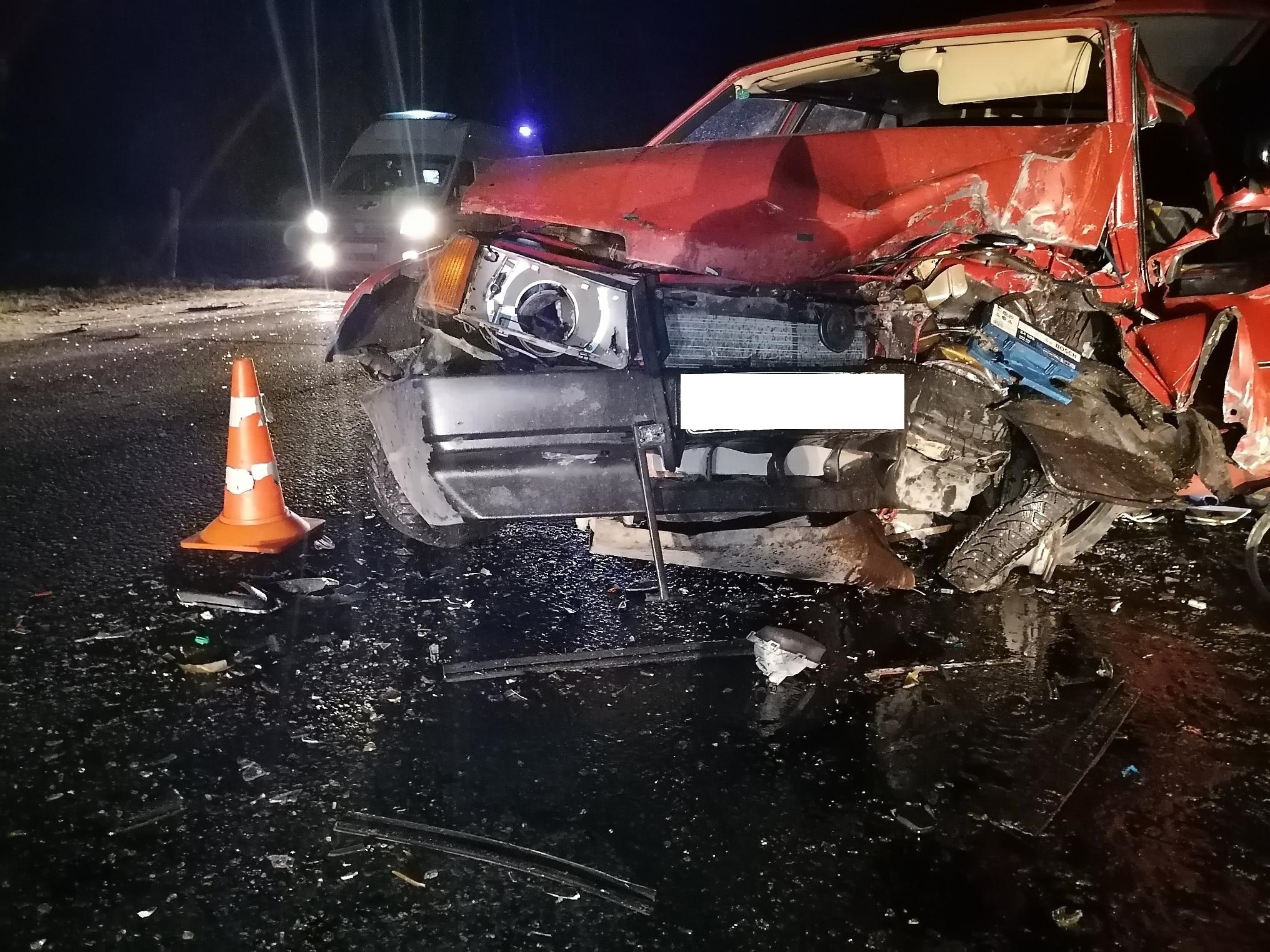 Непристегнутый ремнем безопасности водитель погиб в лобовом столкновении в Тверской области