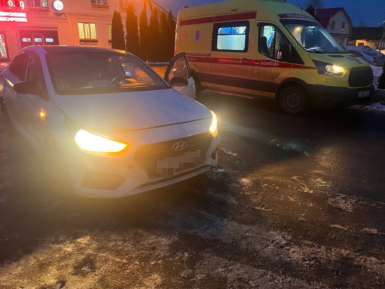 В Твери иномарка сбила 18-летнего пешехода