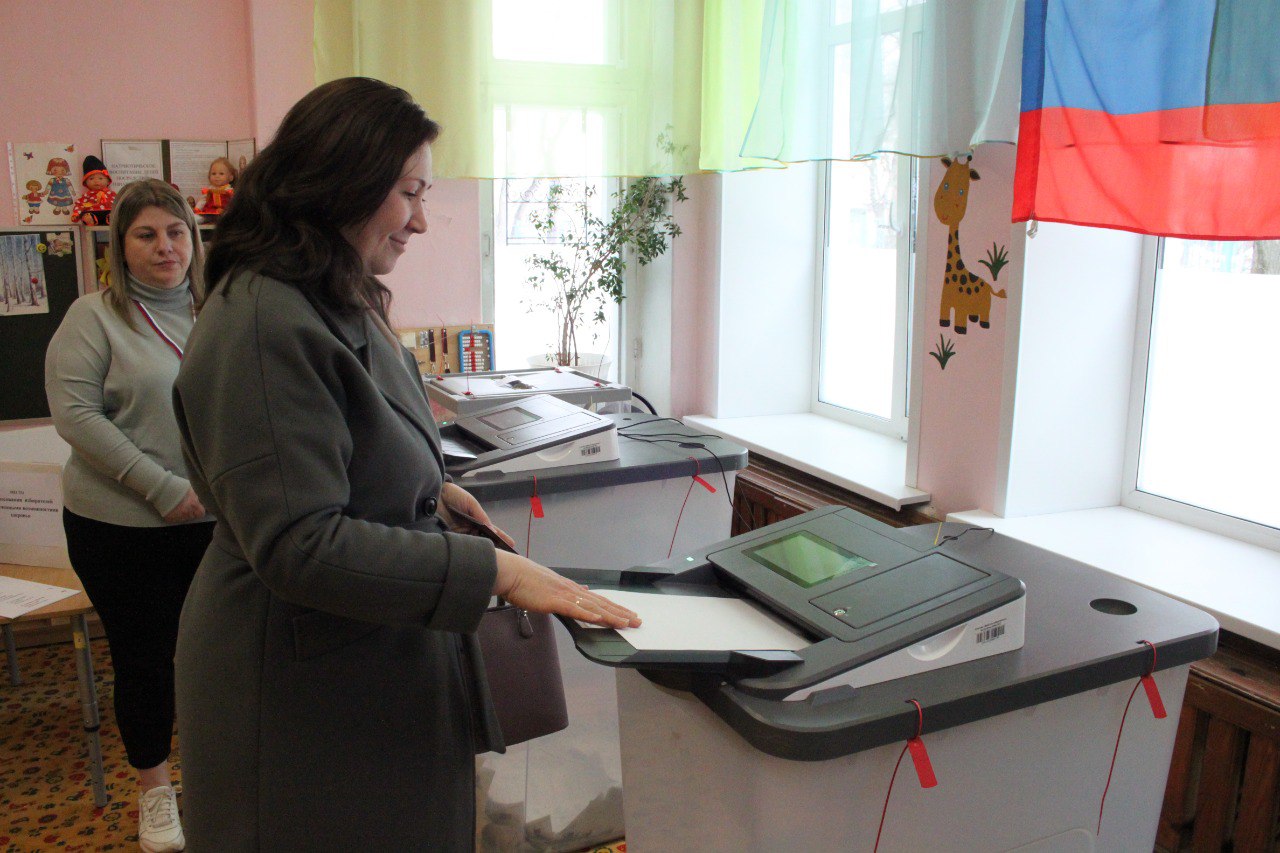 Многодетные семьи принимают участие в выборах президента в Тверской области