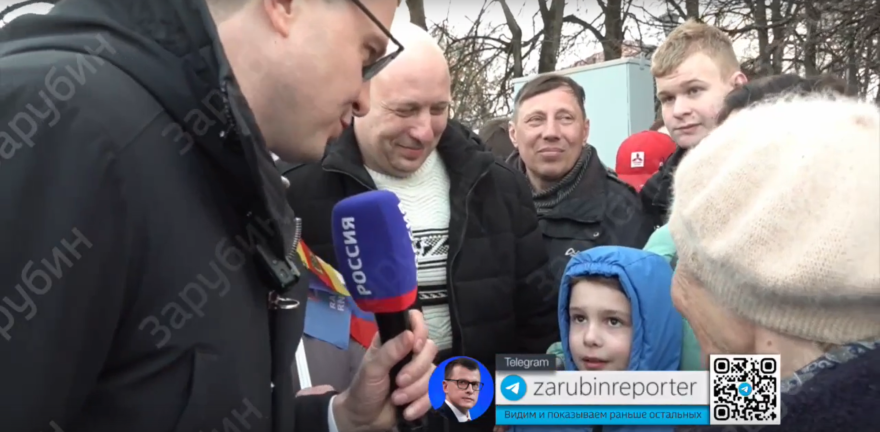 Школьник из Торжка пожал руку Владимиру Путину Школьник из Торжка пожал руку Владимиру Путину