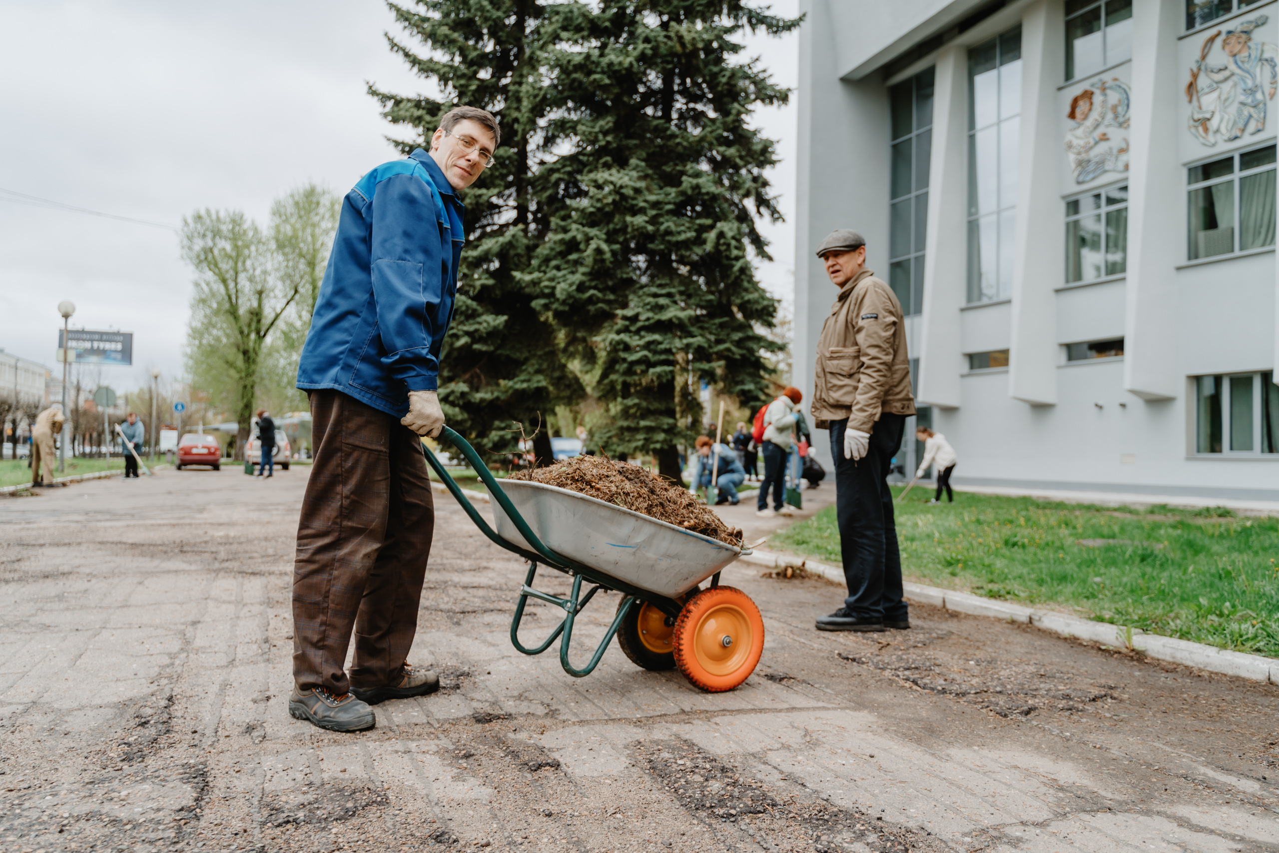 РИА Верхневолжье и Тверской театр кукол провели совместный субботник