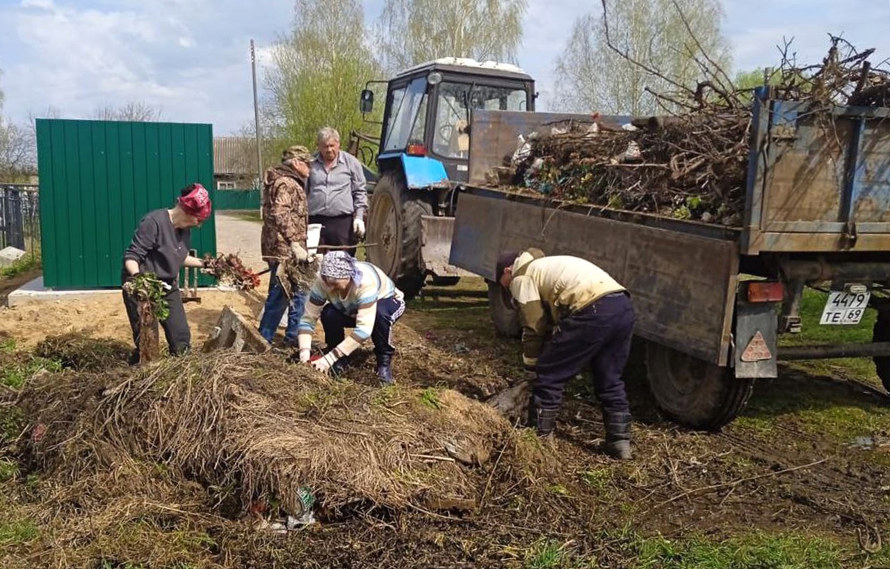Жители Тверской области приняли участие во всероссийском субботнике «Зелёная весна» Жители Тверской области приняли участие во всероссийском субботнике «Зелёная весна»