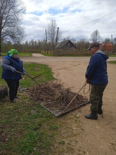 В Оленино продолжаются субботники В Оленино продолжаются субботники