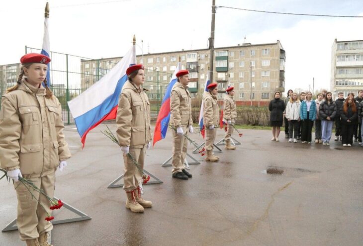 В Торопце память погибшего на СВО земляка увековечили на стенах школы В Торопце память погибшего на СВО земляка увековечили на стенах школы