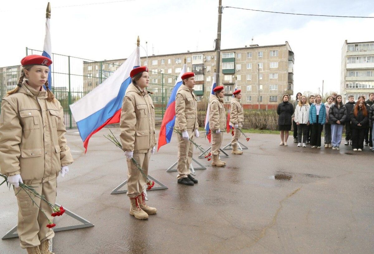 В Торопце память погибшего на СВО земляка увековечили на стенах школы В Торопце память погибшего на СВО земляка увековечили на стенах школы