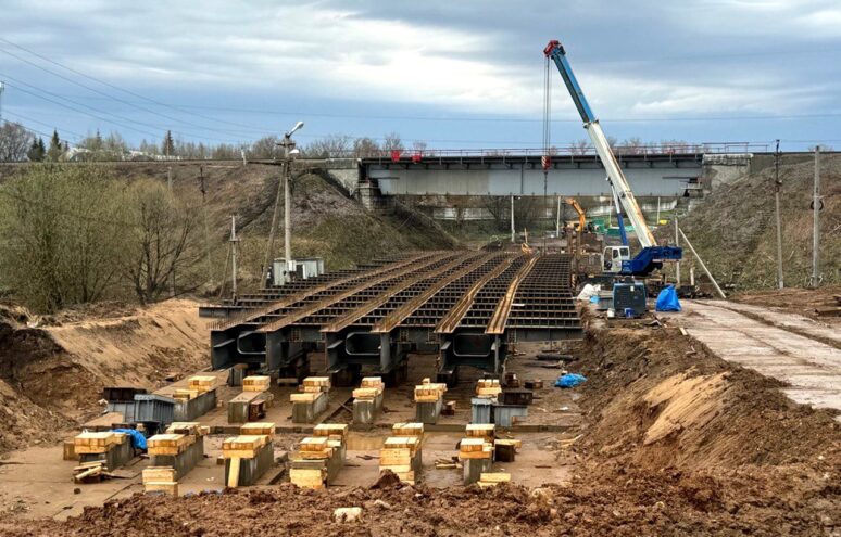 Губернатор Игорь Руденя проинспектировал ход капитального ремонта моста в Тверской области