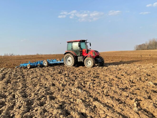 В Тверской области продолжаются весенние полевые работы В Тверской области продолжаются весенние полевые работы