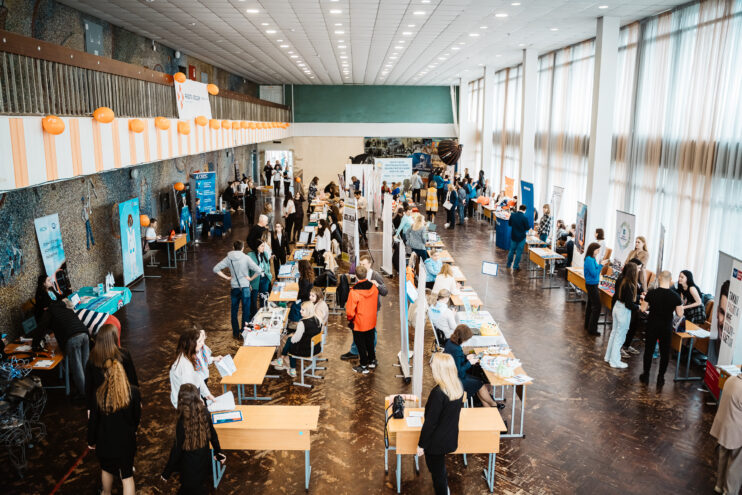 Больше 4 тысяч вакансий предложили жителям Тверской области на ярмарке трудоустройства