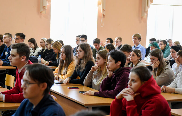 В Тверской области проходит международный фестиваль «Кино на службе Отечеству» В Тверской области проходит международный фестиваль «Кино на службе Отечеству»
