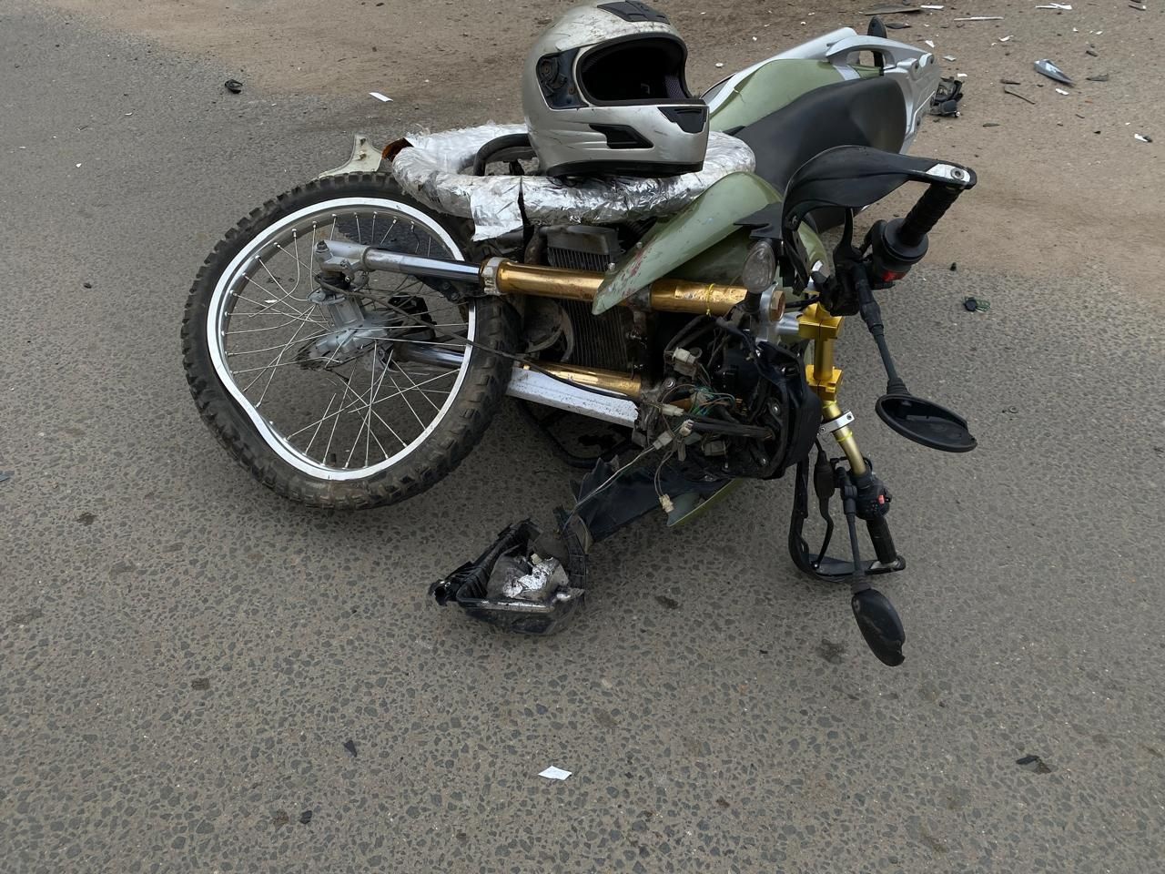 В Ржеве водитель легковушки нарушил ПДД и устроил аварию с мотоциклом