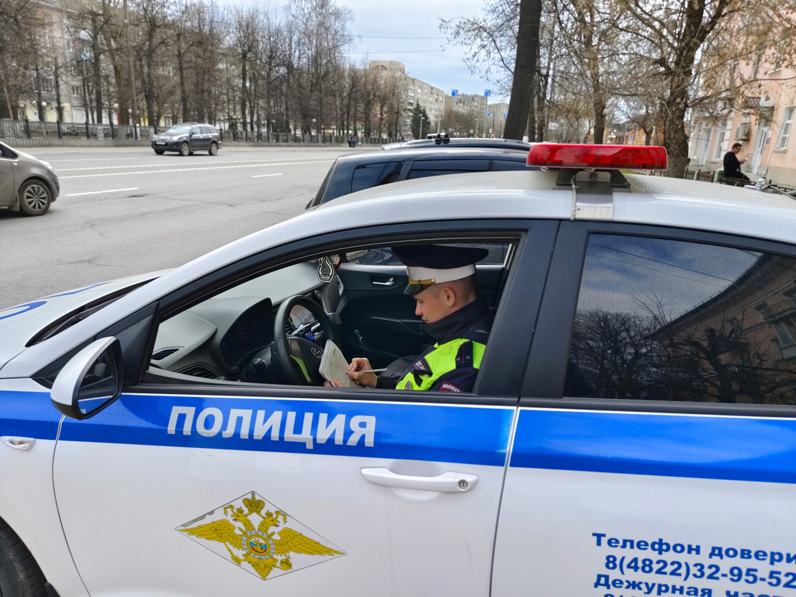 В Твери дорожные инспекторы проверили, как водители перевозят детей В Твери дорожные инспекторы проверили, как водители перевозят детей