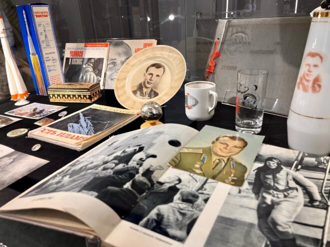 В Твери открылась выставка, посвященная советским космическим достижениям и Юрию Гагарину В Твери открылась выставка, посвященная советским космическим достижениям и Юрию Гагарину