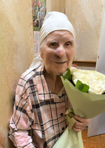 В Твери труженица тыла Мария Емельяновна Евстигнеева отмечает 100-летний юбилей