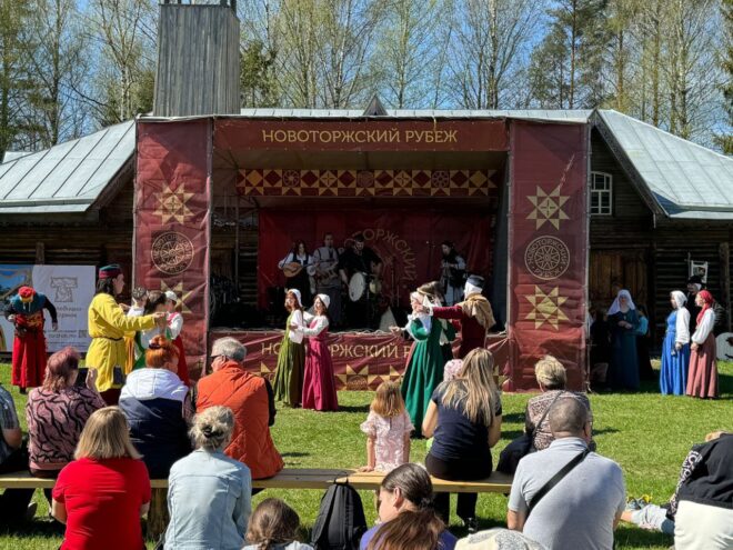Более 20 военно-исторических клубов участвуют в фестивале «Новоторжский рубеж» в Тверской области