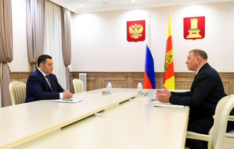 Игорь Руденя провел встречу с главой Молоковского округа Андреем Ефименко Игорь Руденя провел встречу с главой Молоковского округа Андреем Ефименко