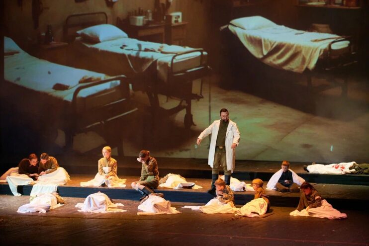 В Москве прошла премьера спектакля по рассказу школьника из Тверской области В Москве прошла премьера спектакля по рассказу школьника из Тверской области