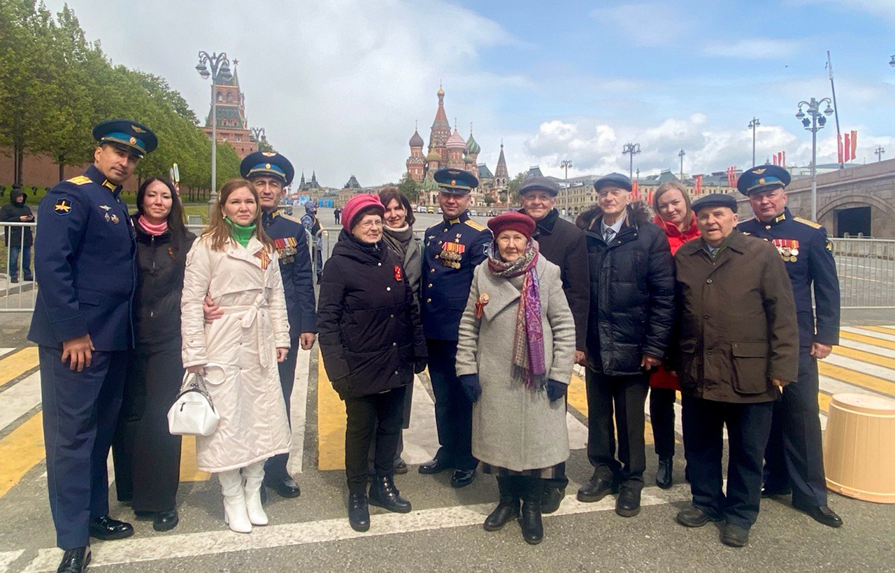 Представители Тверской области приняли участие в Параде Победы на Красной площади в Москве Представители Тверской области приняли участие в Параде Победы на Красной площади в Москве