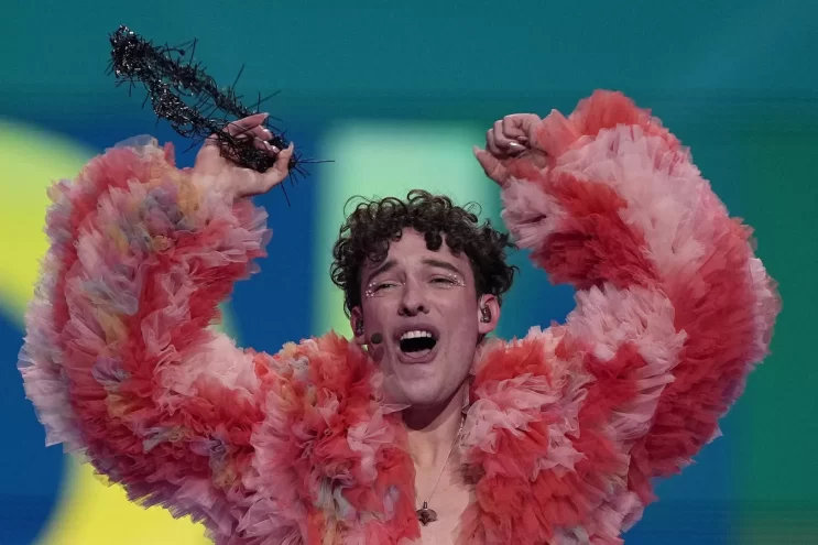 Звездные разборки: Евровидение, разбитая статуэтка и выходка украинцев Звездные разборки: Евровидение, разбитая статуэтка и выходка украинцев