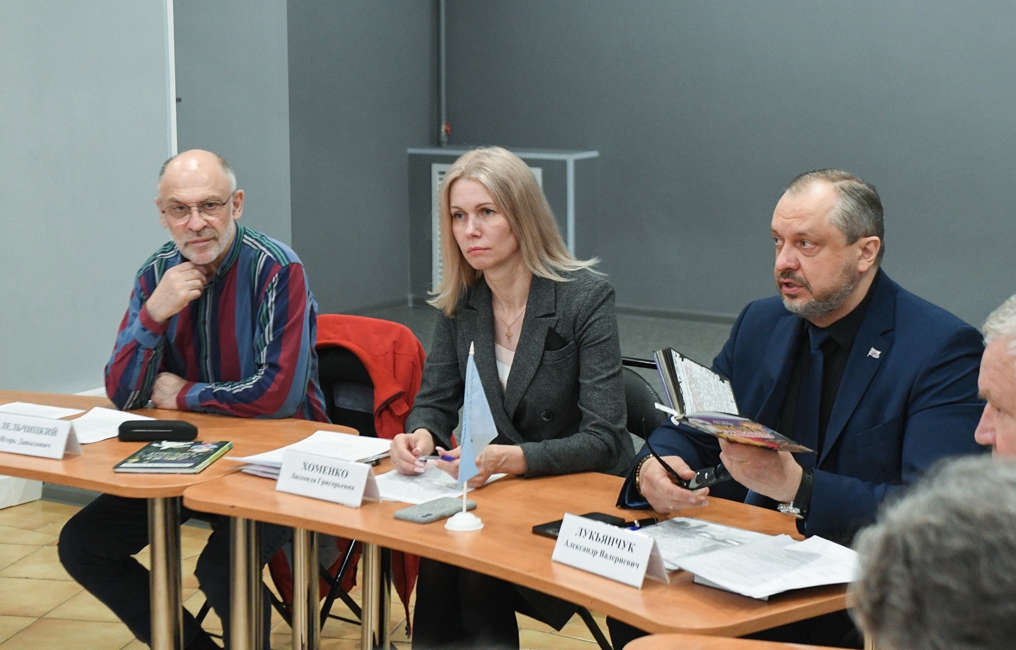 Общественная палата Тверской области проводит кампанию «Что читают наши дети?», посвященную воспитанию подрастающего поколения через литературу