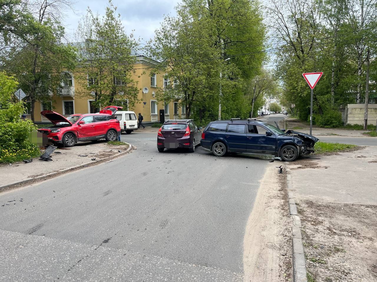 В Твери дорогу не поделили "немец" и "китаец" В Твери дорогу не поделили "немец" и "китаец"
