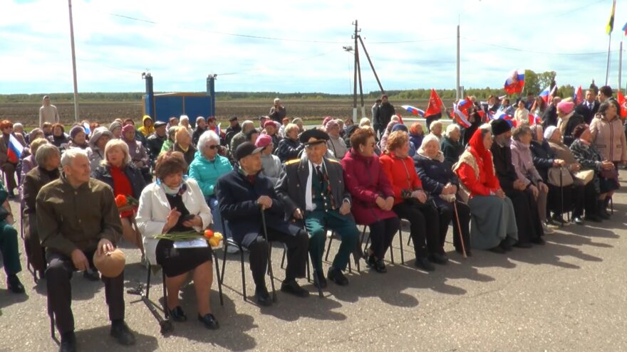 Сотрудники ЗАО «Калининское» поздравили ветеранов с Днем Победы Сотрудники ЗАО «Калининское» поздравили ветеранов с Днем Победы