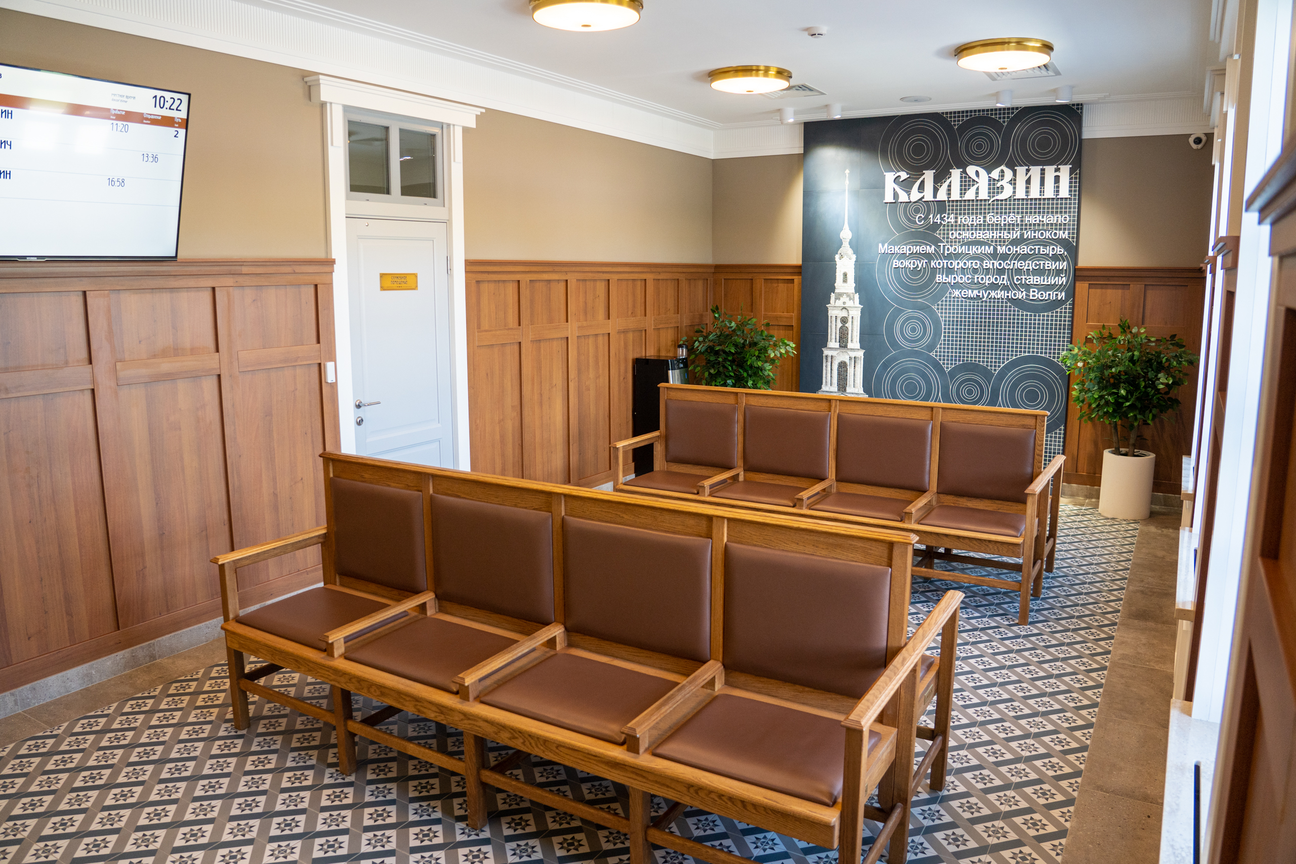 Блогер показал новое здание железнодорожного вокзала в Калязине