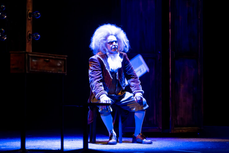 В поисках смысла: В Тверском театре кукол прошла философская премьера «Ночь во вселенной» В поисках смысла: В Тверском театре кукол прошла философская премьера «Ночь во вселенной»