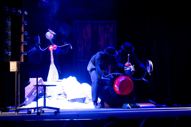 В поисках смысла: В Тверском театре кукол прошла философская премьера «Ночь во вселенной» В поисках смысла: В Тверском театре кукол прошла философская премьера «Ночь во вселенной»