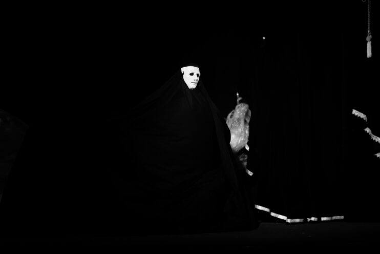 В поисках смысла: В Тверском театре кукол прошла философская премьера «Ночь во вселенной» В поисках смысла: В Тверском театре кукол прошла философская премьера «Ночь во вселенной»