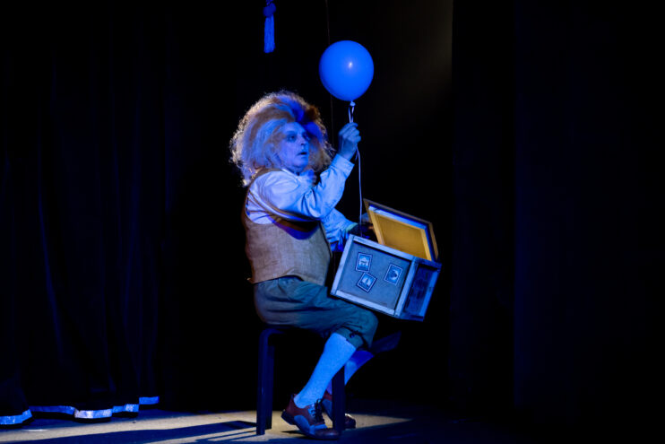 В поисках смысла: В Тверском театре кукол прошла философская премьера «Ночь во вселенной» В поисках смысла: В Тверском театре кукол прошла философская премьера «Ночь во вселенной»