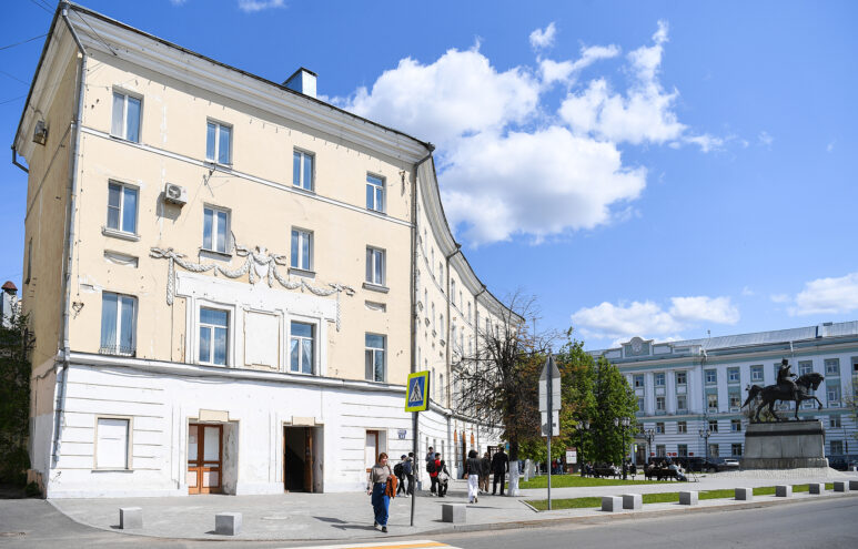 Игорь Руденя осмотрел здание бывшего тверского кинотеатра «Вулкан», где планируется открыть музей Игорь Руденя осмотрел здание бывшего тверского кинотеатра «Вулкан», где планируется открыть музей