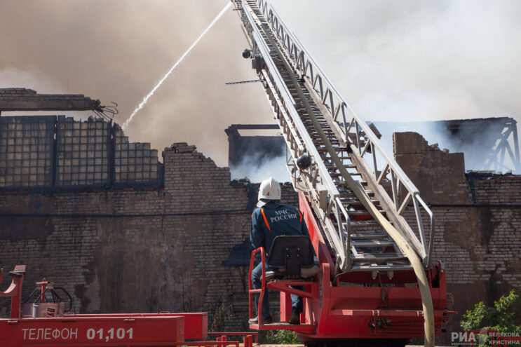 В Твери потушили склад на улице Спартака