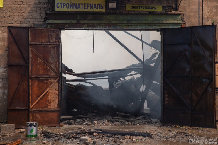 В Твери потушили склад на улице Спартака