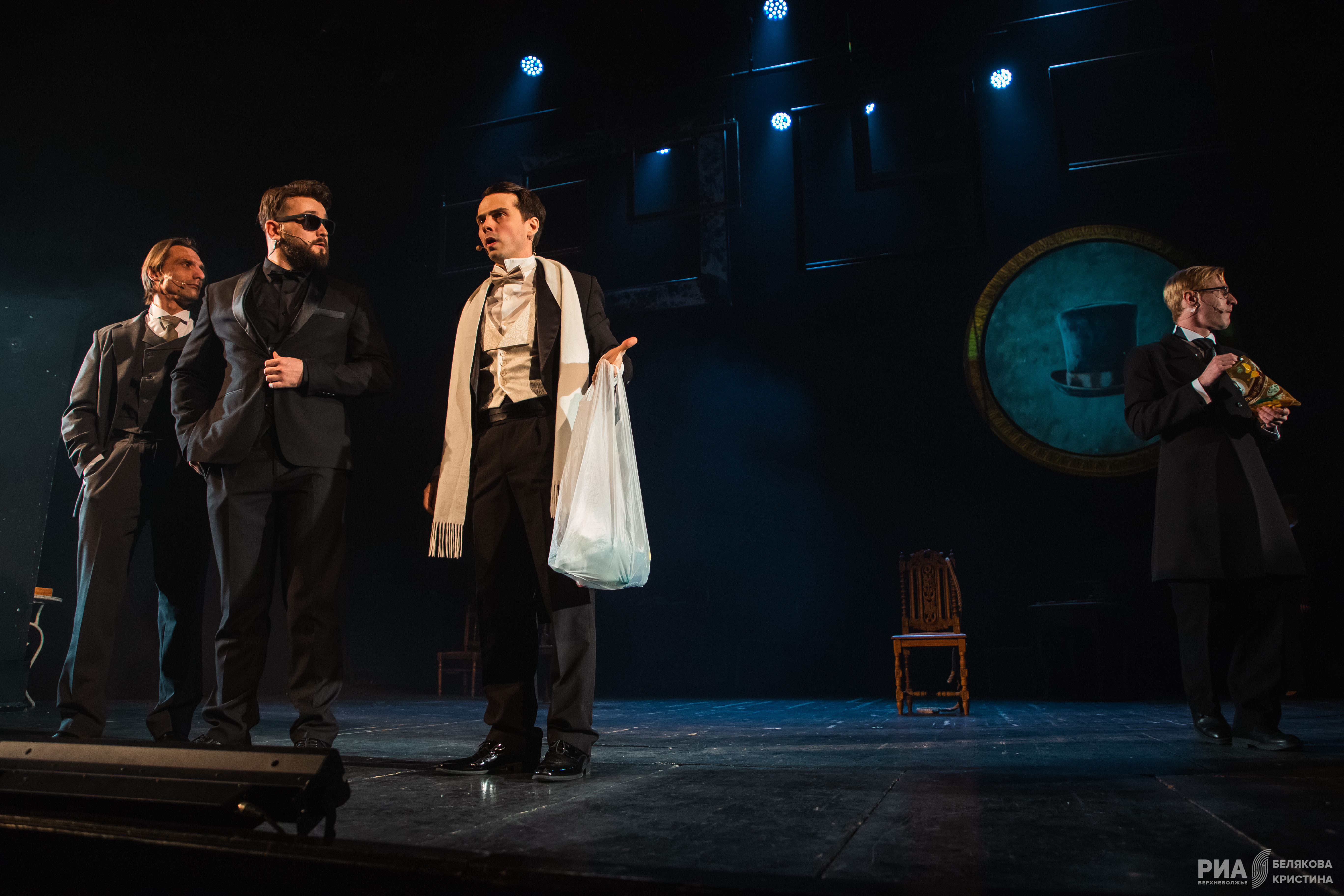 Многоликий Пушкин: Актеры Тверского ТЮЗа сыграли поэта в новой постановке