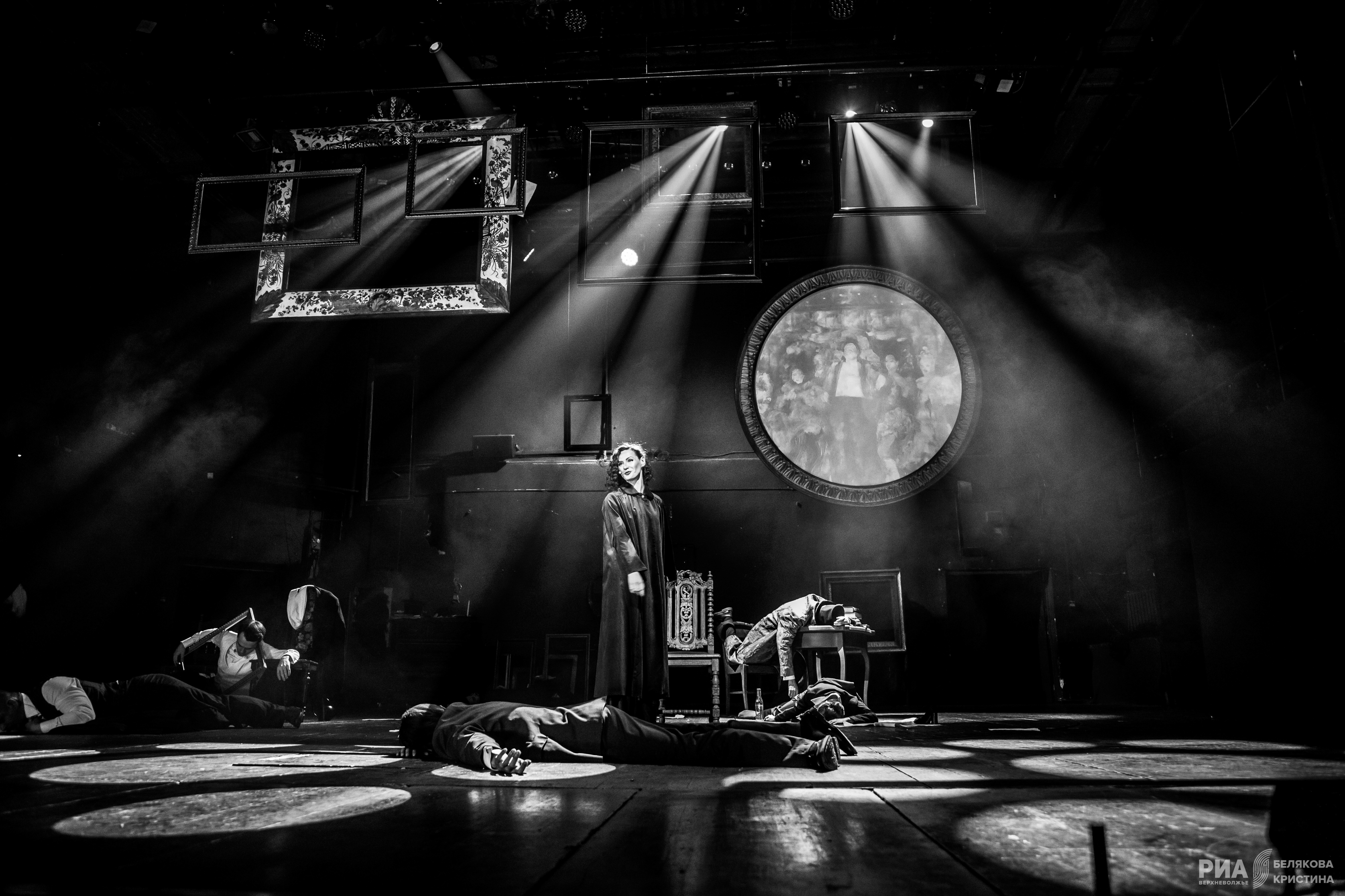 Многоликий Пушкин: Актеры Тверского ТЮЗа сыграли поэта в новой постановке