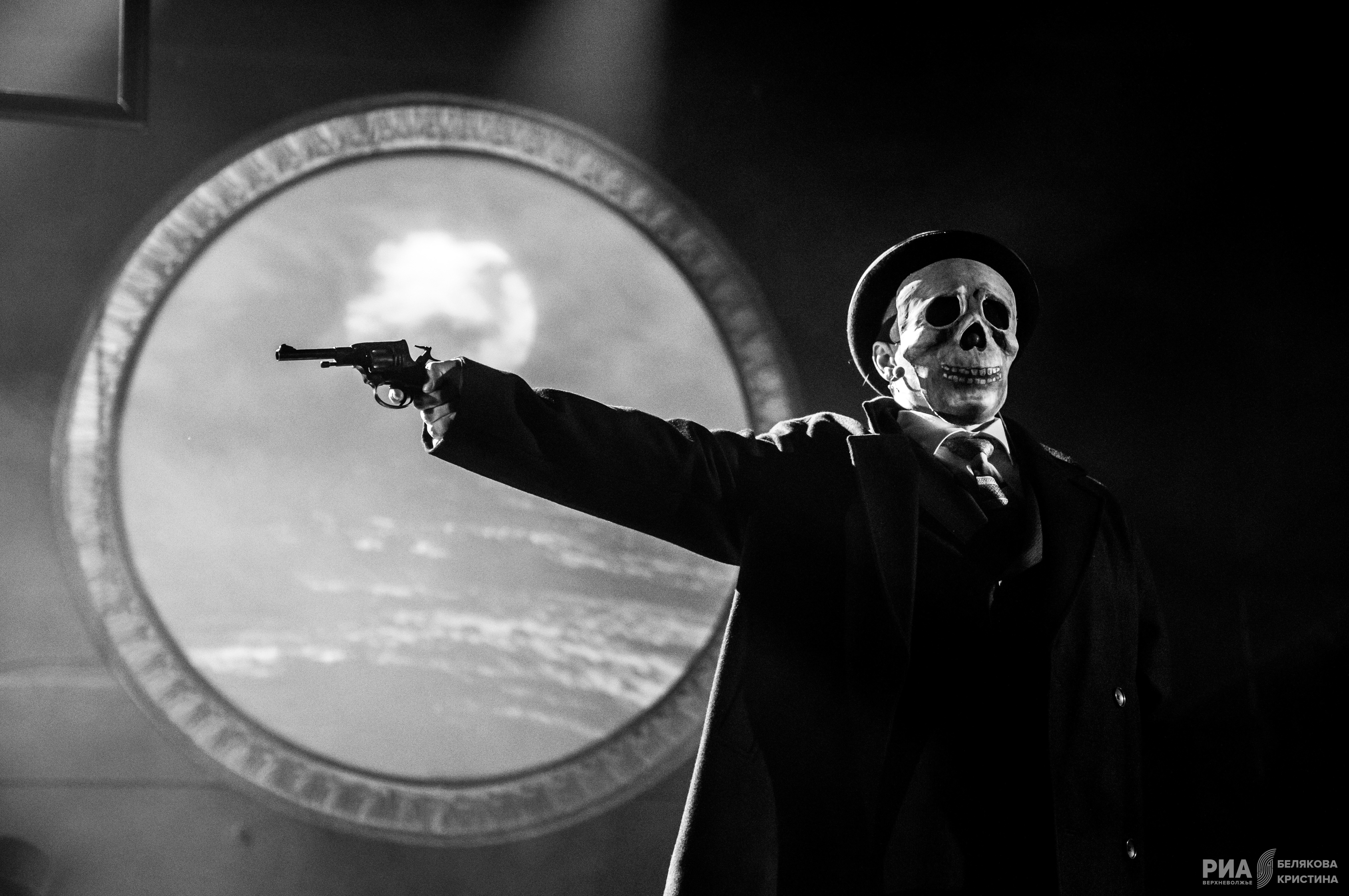 Многоликий Пушкин: Актеры Тверского ТЮЗа сыграли поэта в новой постановке