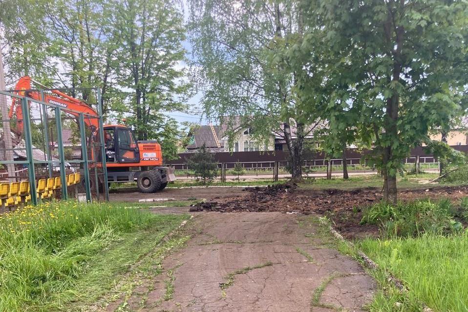В Тверской области приводят в порядок пришкольные территории В Тверской области приводят в порядок пришкольные территории