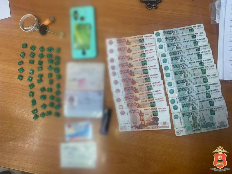 В Твери задержали женщину, распространявшую наркотики В Твери задержали женщину, распространявшую наркотики