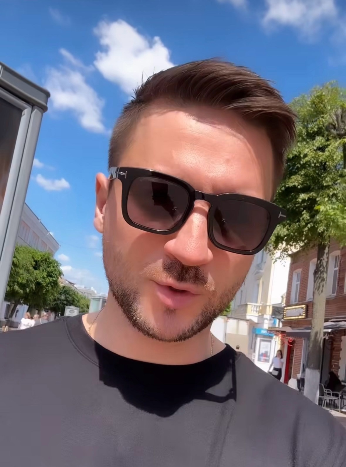 Сергей Лазарев прогулялся по главной улице Твери Сергей Лазарев прогулялся по главной улице Твери