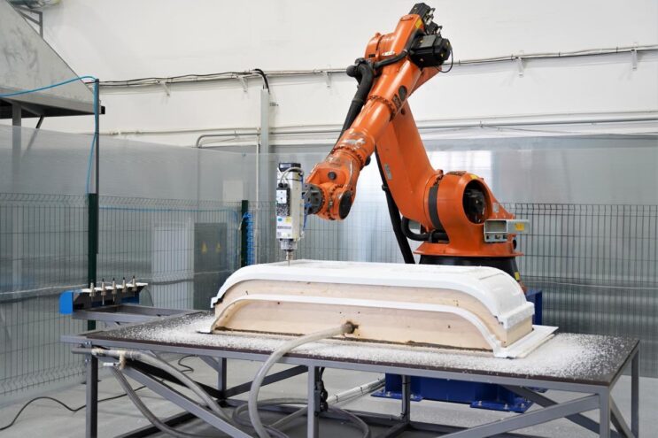 На предприятии в Твери появился автоматизированный комплекс по производству и обработке компонентов из пластика