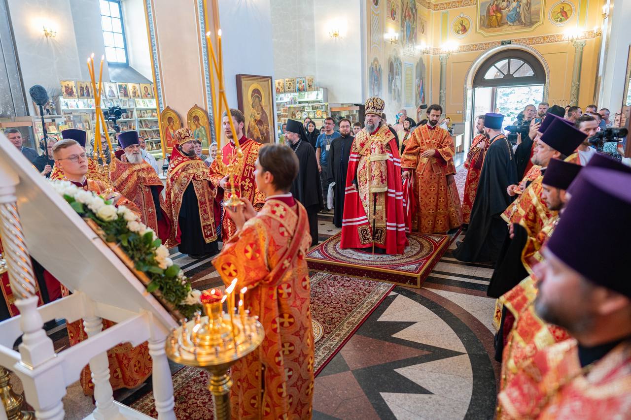 Храм св Троицы за Волгой Тверь