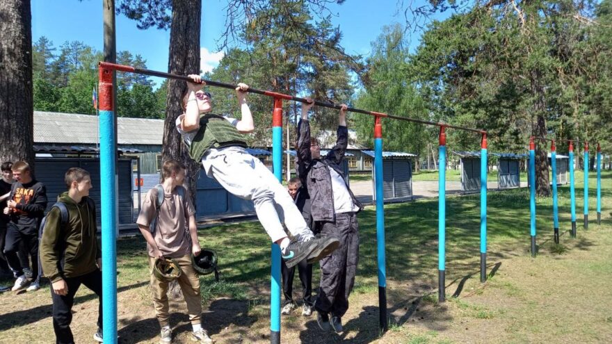 В Тверской области проходят учебные сборы по основам военной службы для школьников и студентов