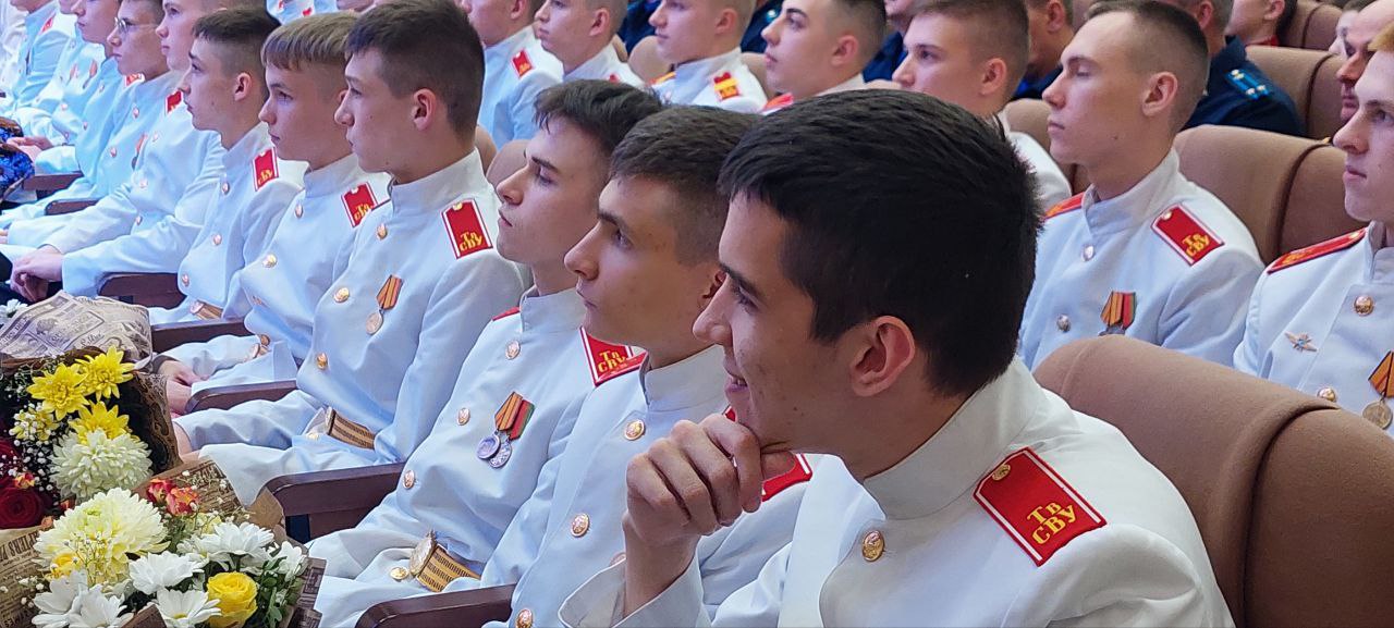Последний звонок прозвенел для выпускников Тверского суворовского военного училища
