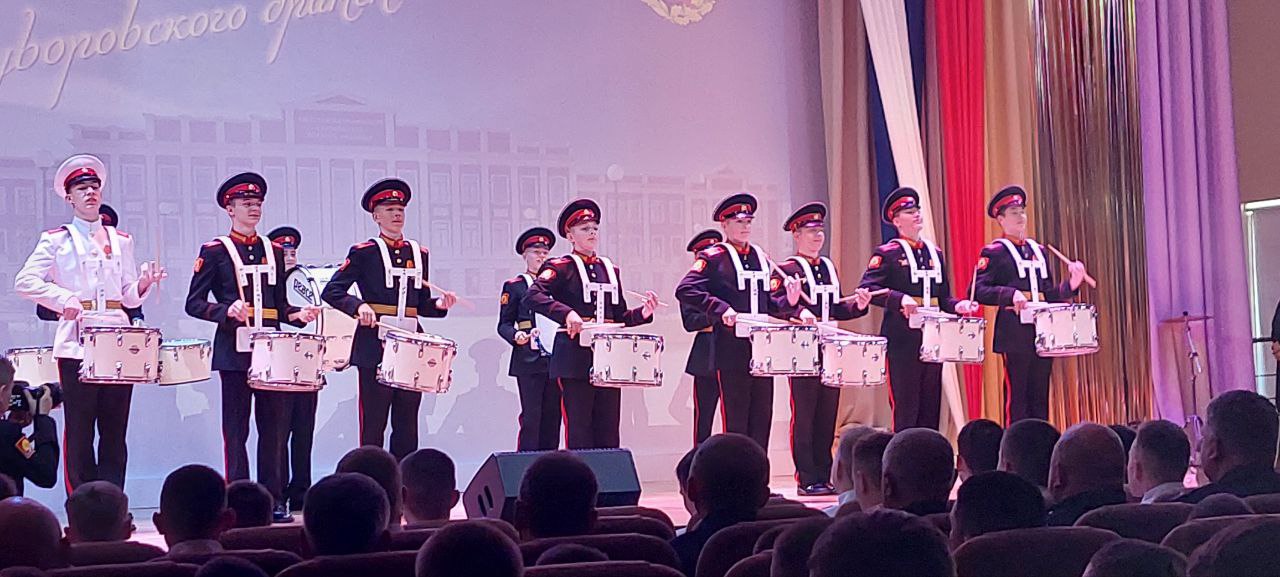 Последний звонок прозвенел для выпускников Тверского суворовского военного училища